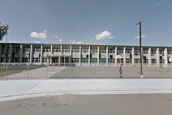 Trường Trung Học W.F. Herman Academy – Secondary – Windsor, Ontario, Canada